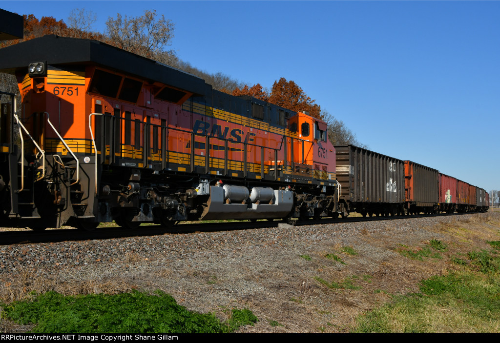 BNSF 6751 Roster shot.